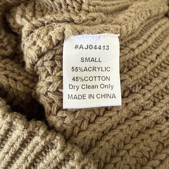 Lumiere Chunky Cable Knit Cardigan - Olive - Picture 8 of 8